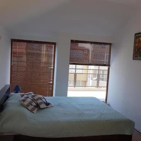 Apartment модерен в сърцето на *